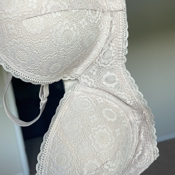 Aerie 36D Cream Colored Lace Bra - Very Good Condition!! - Picture 5 of 8